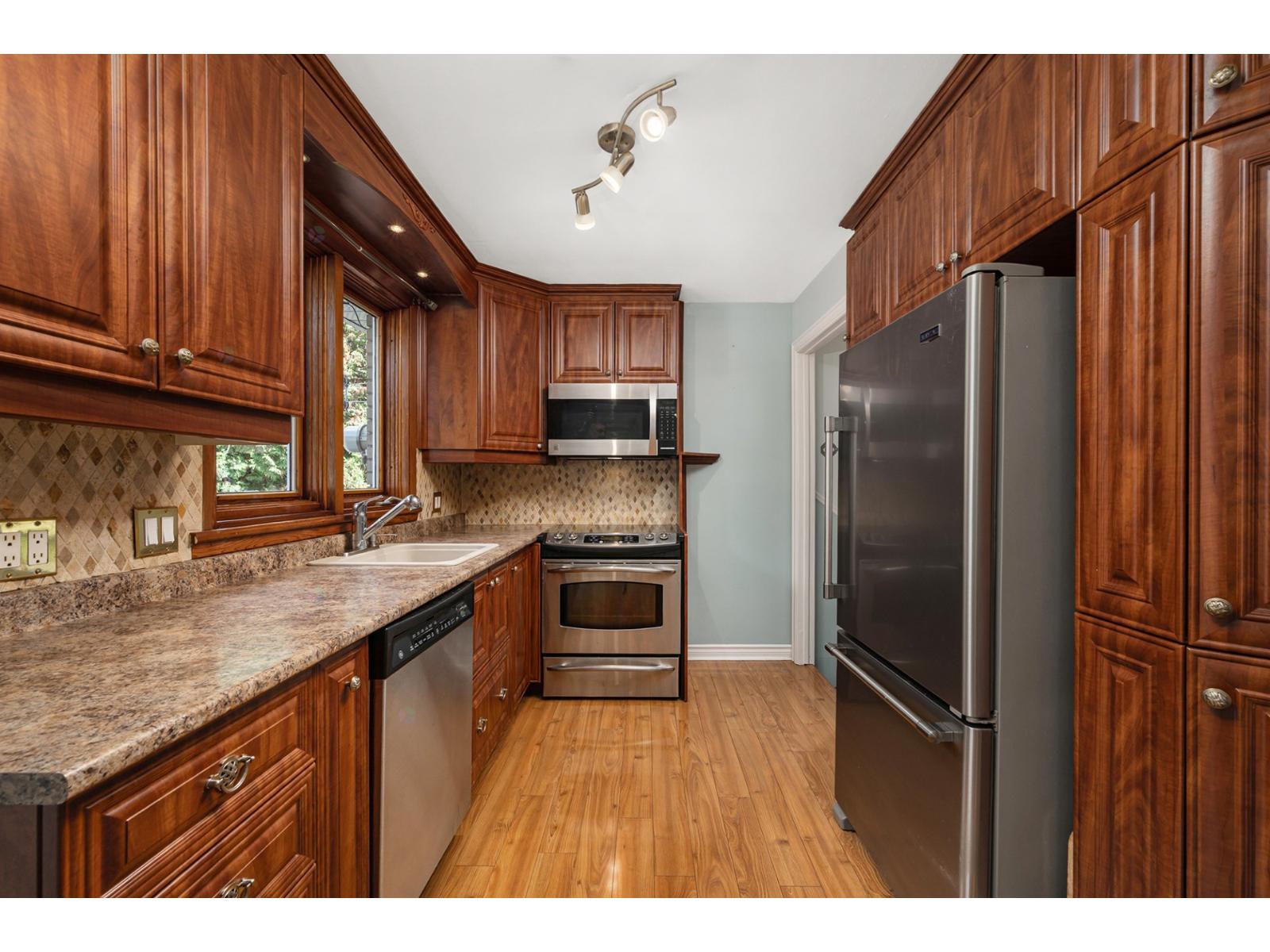 78 Rue Philippe Property Photo 7