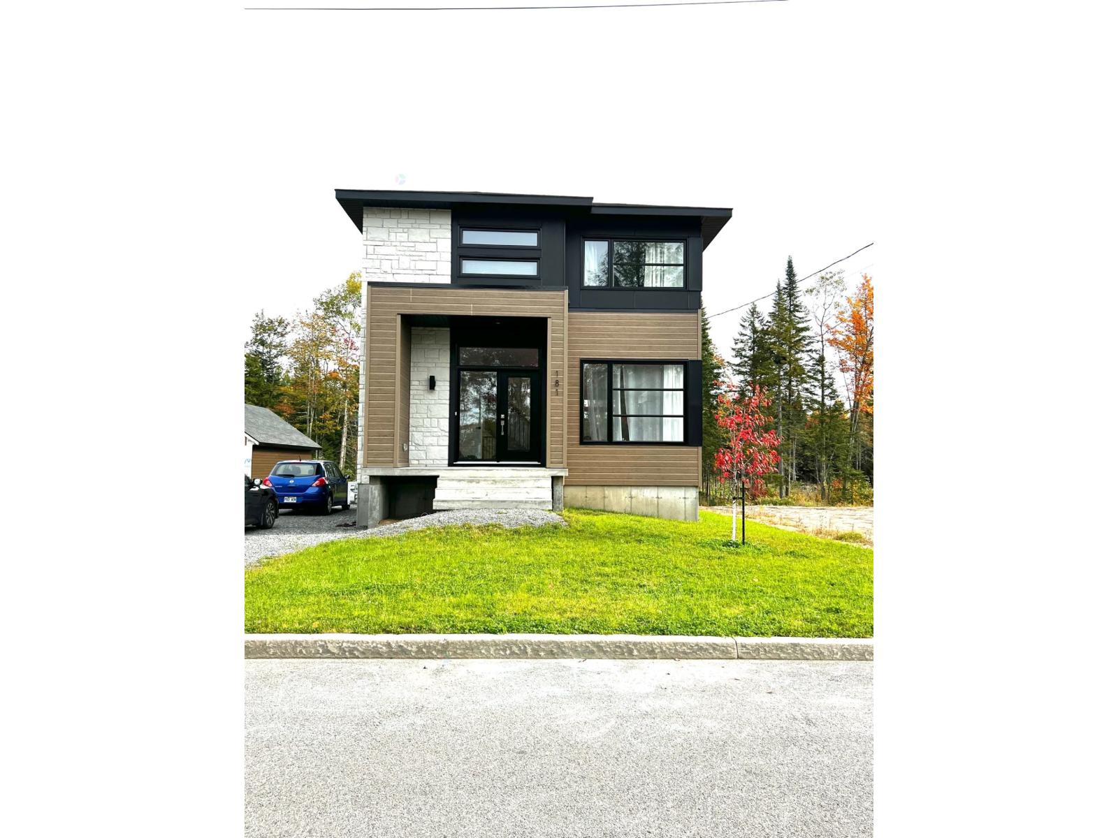 1387 Av. Cantin Photo de la propriété 1