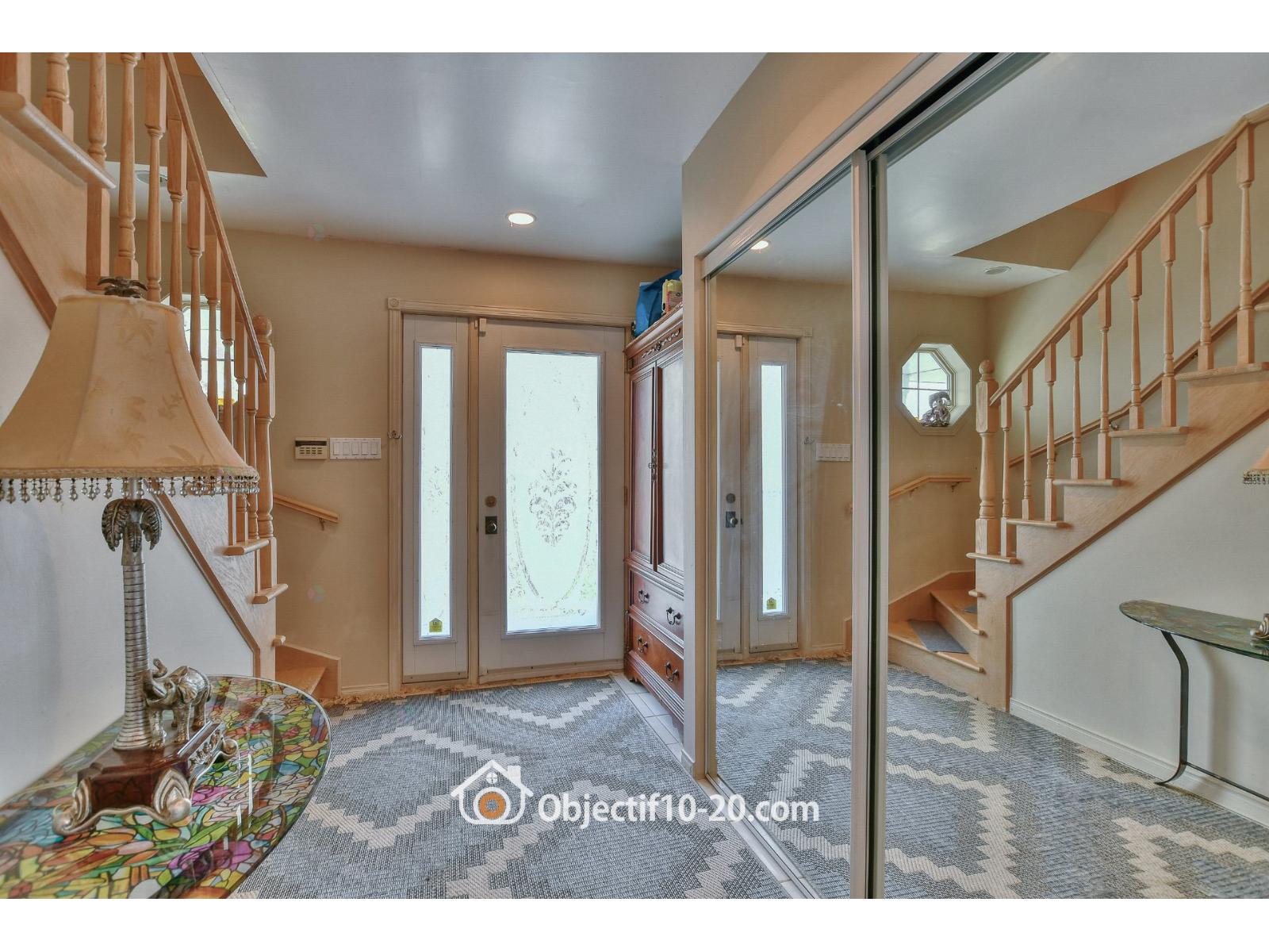 129-131 Ch. Des Faucons Property Photo 4