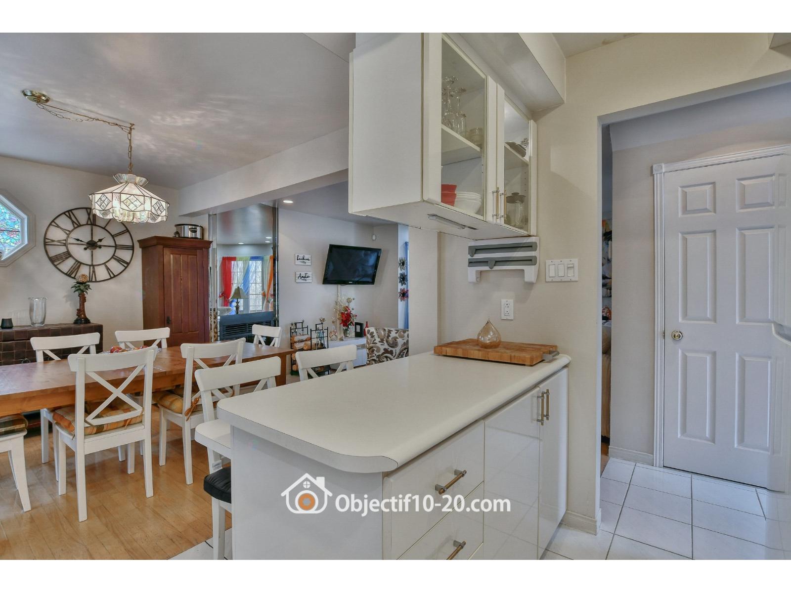 129-131 Ch. Des Faucons Property Photo 15