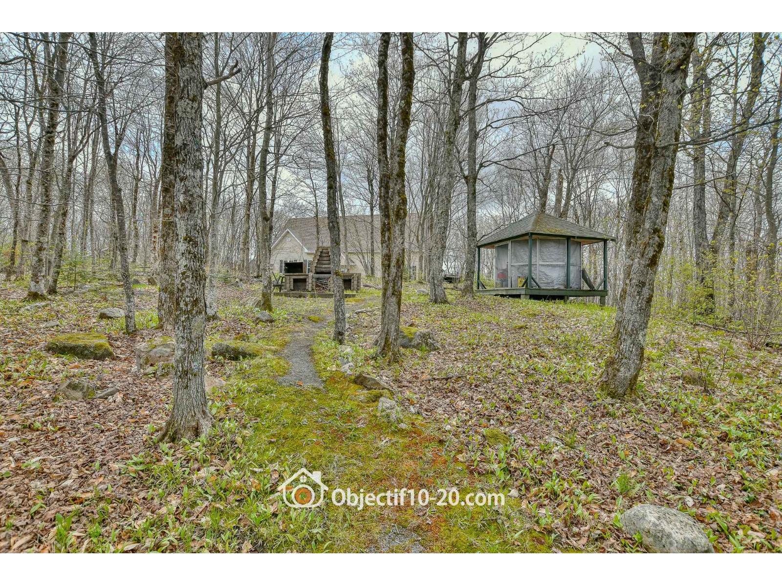129-131 Ch. Des Faucons Property Photo 33