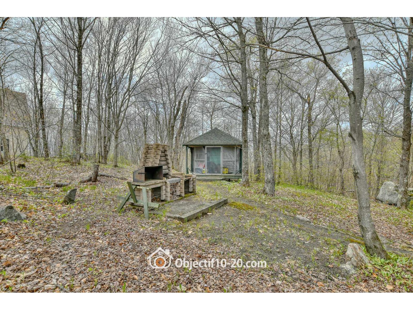129-131 Ch. Des Faucons Property Photo 34