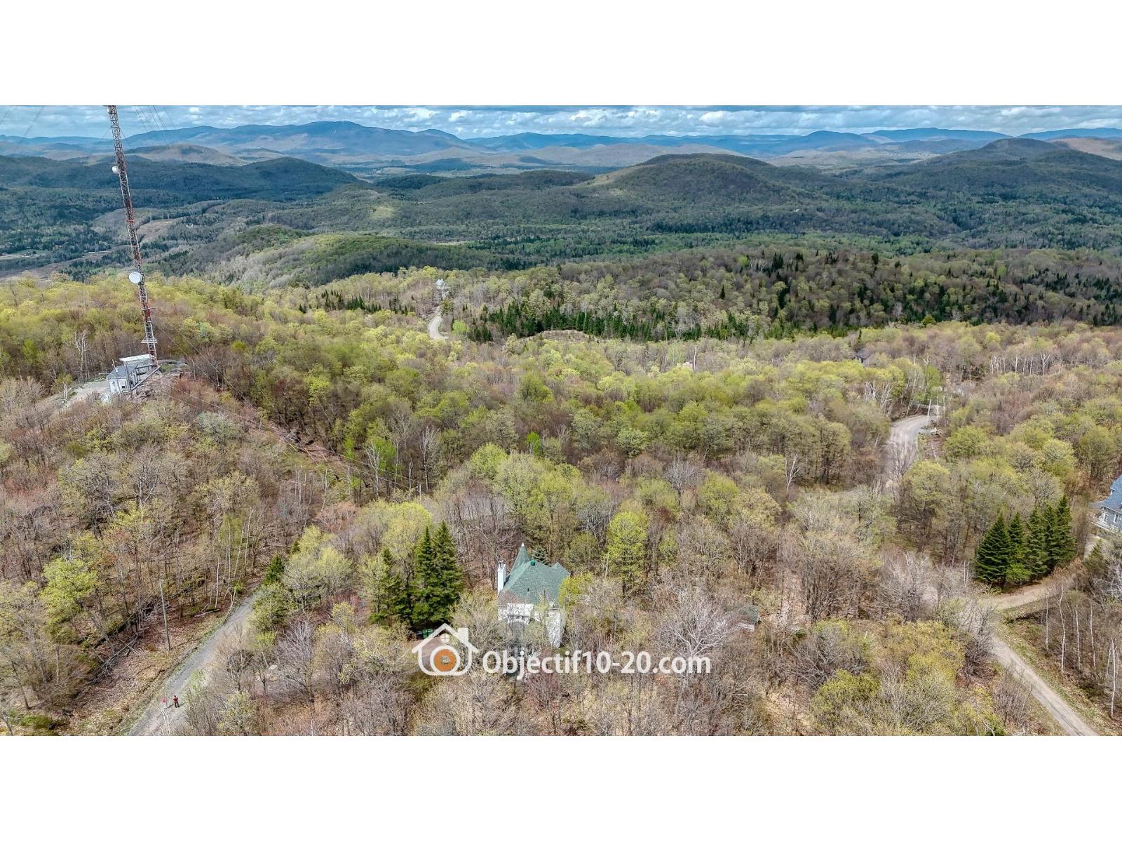 129-131 Ch. Des Faucons Property Photo 42