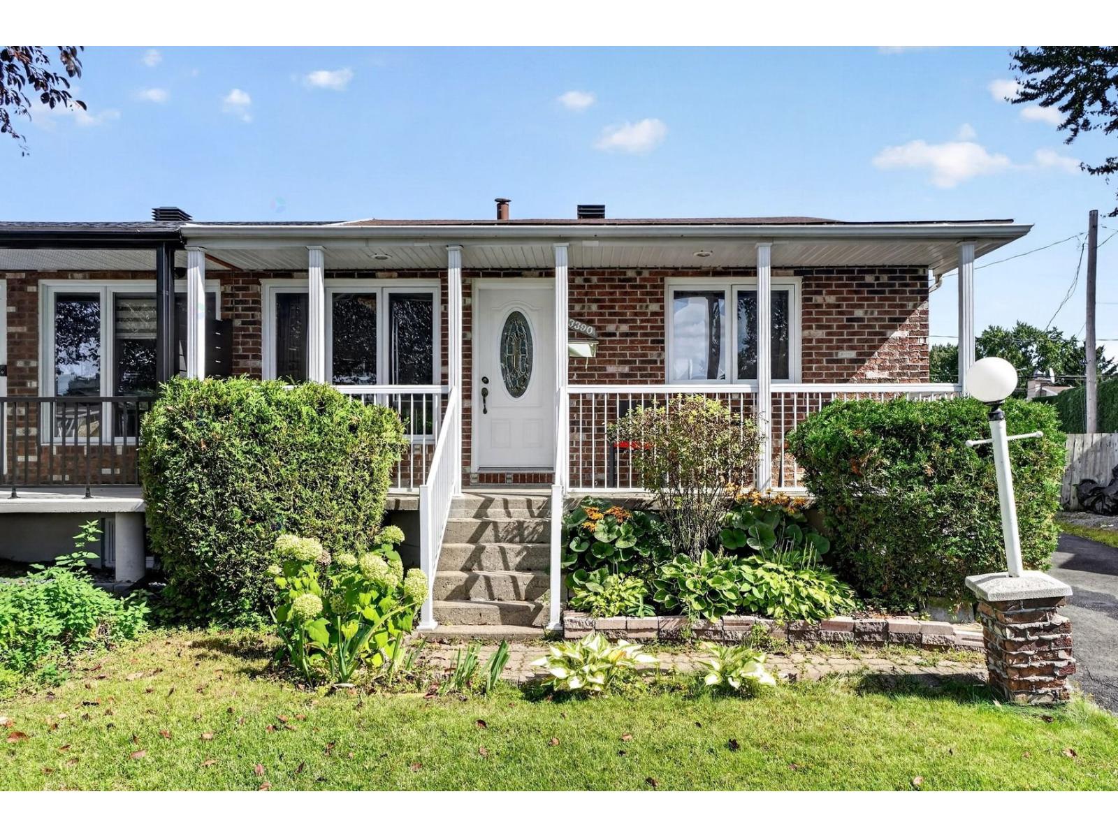 3390 Place Désy Property Photo 1