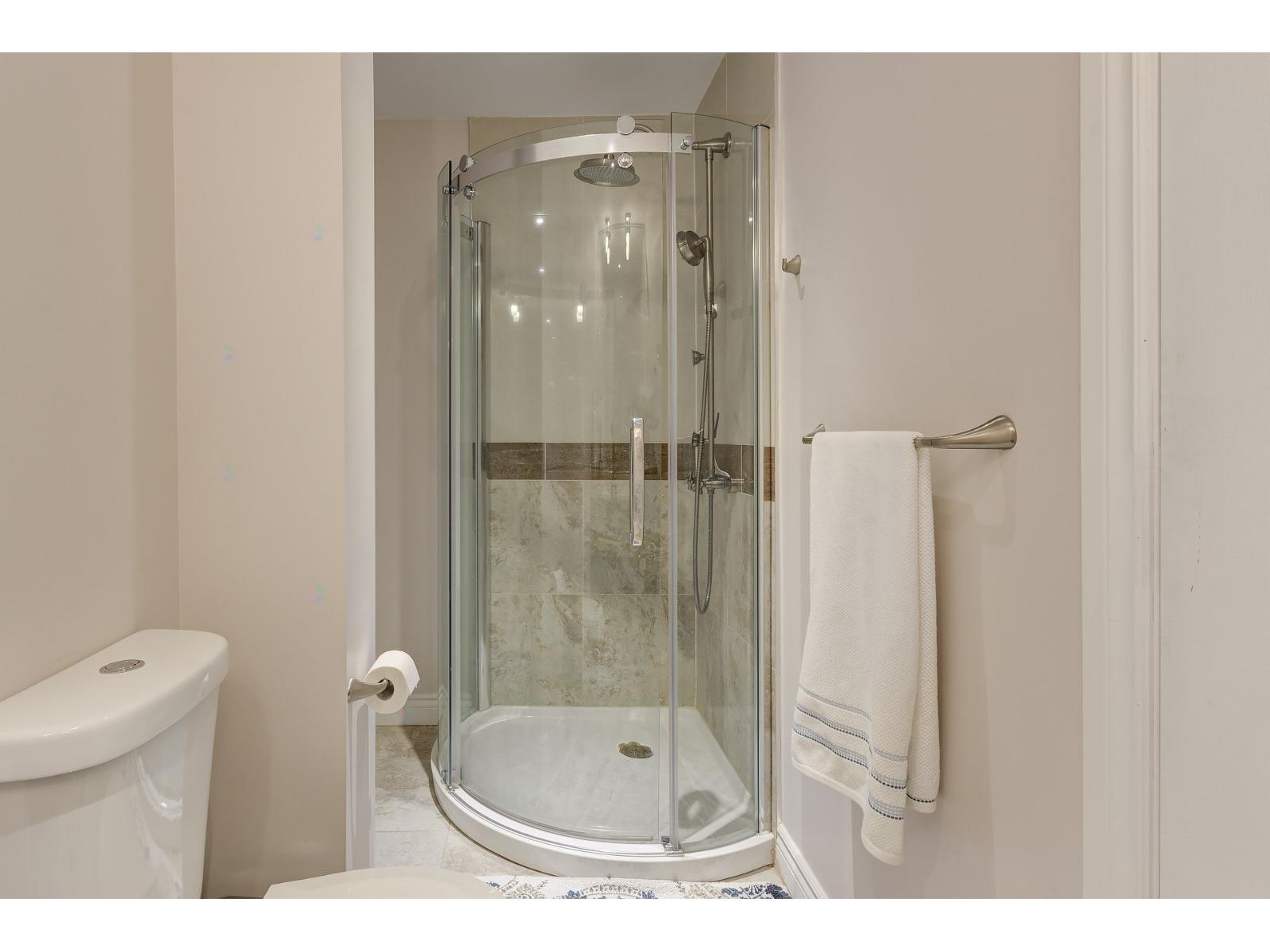 5549 Ch. Queen-mary, #14 Property Photo 13