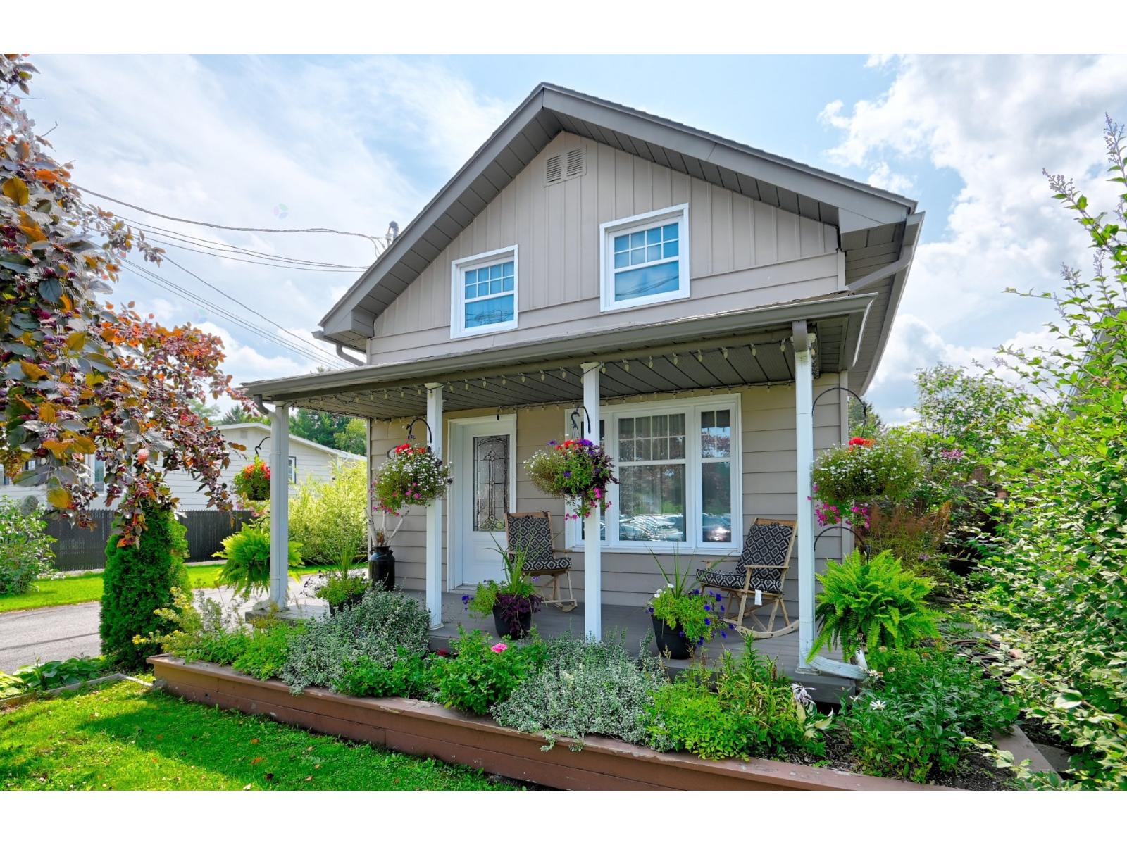 3495-3497 Rue Queen Property Photo 1