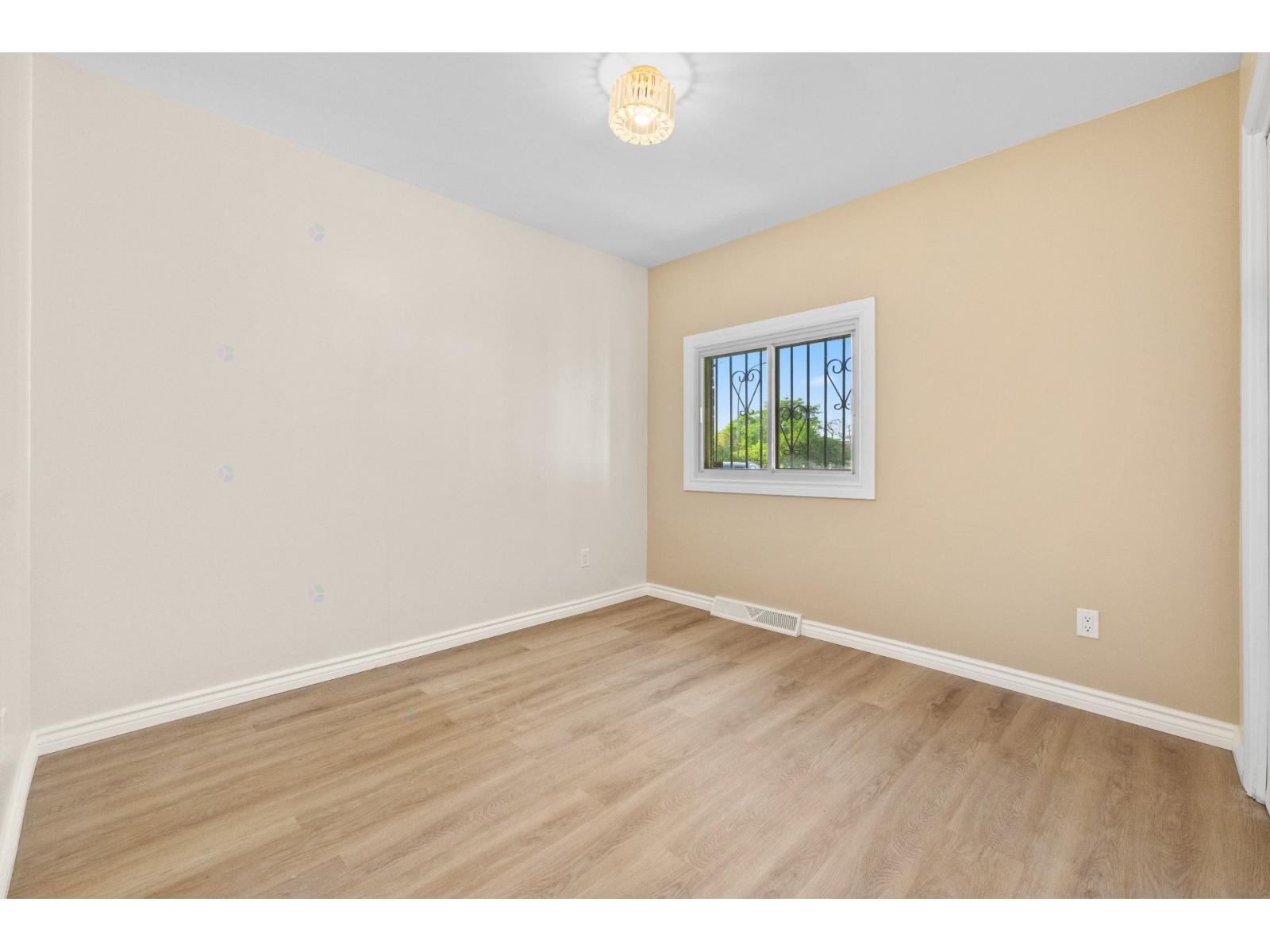 37 Rue Davignon Property Photo 19