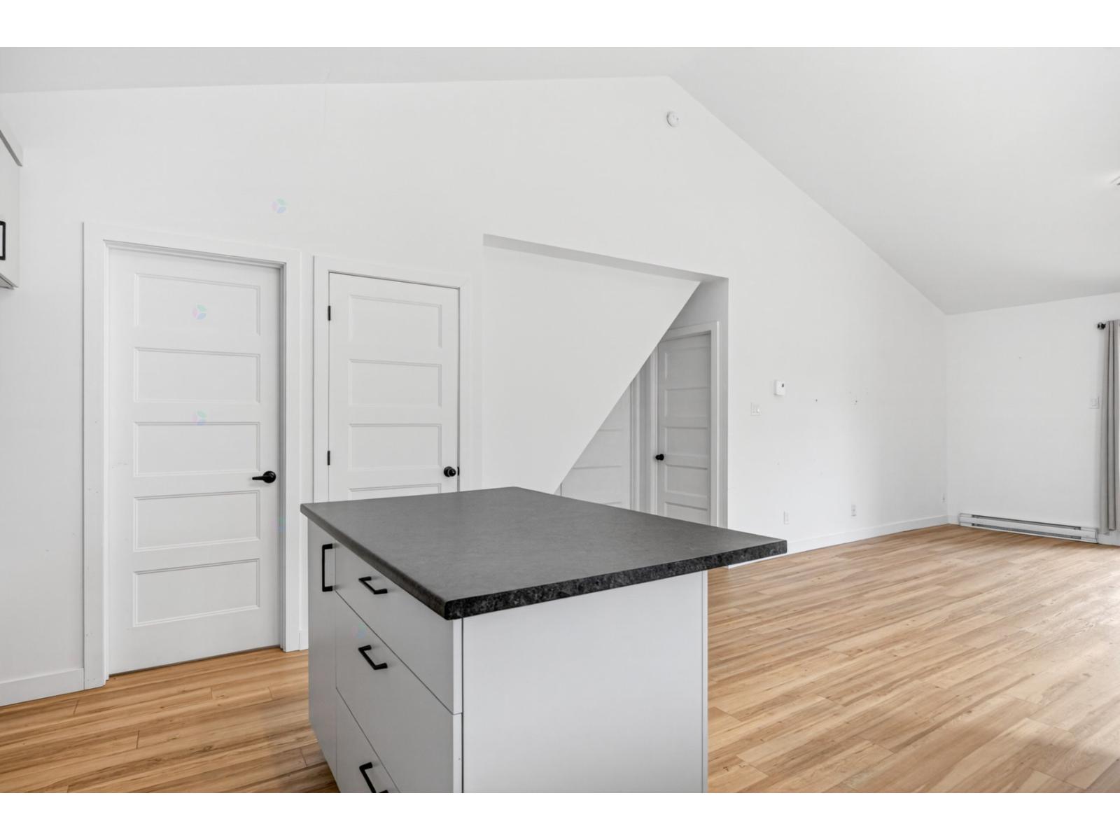 1143z-1149z Boul. Pie-xi S. Property Photo 9