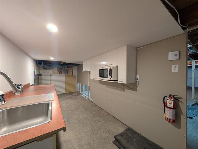 2445 Av. Ste-anne Property Photo 14