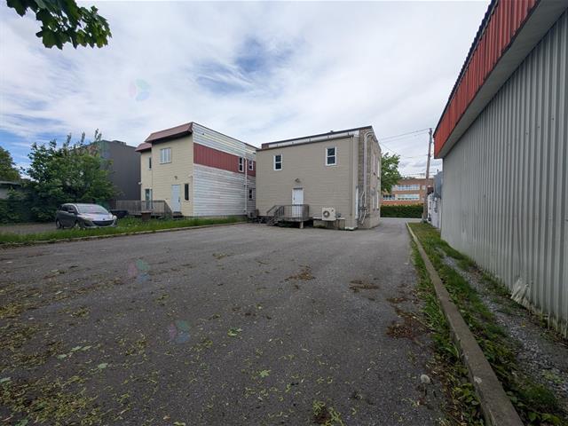 2445 Av. Ste-anne Property Photo 17