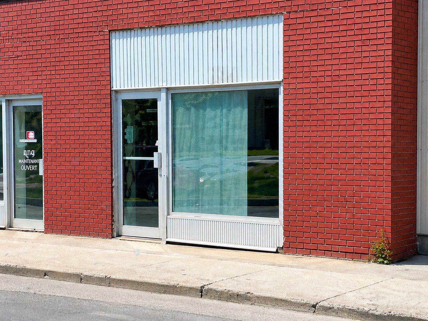 24 Rue St-louis, #300 Property Photo 2
