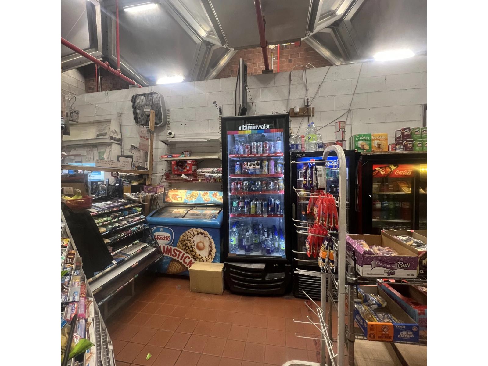 7405 Boul. Décarie