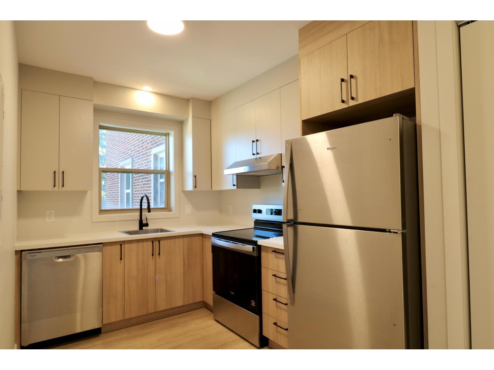 68 Av. Coolbreeze, #304 Property Photo 1
