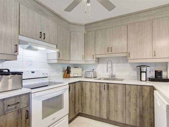 274 Rue Bonet, #21 Property Photo 1
