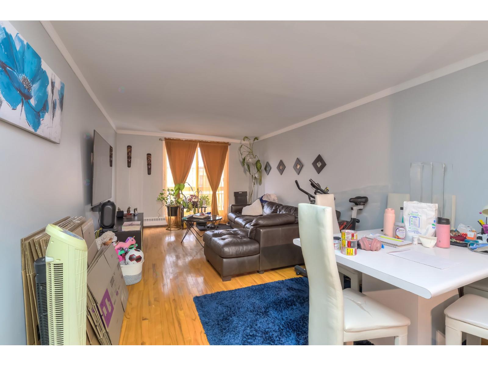 5210 Rue Riviera, #315 Property Photo 3