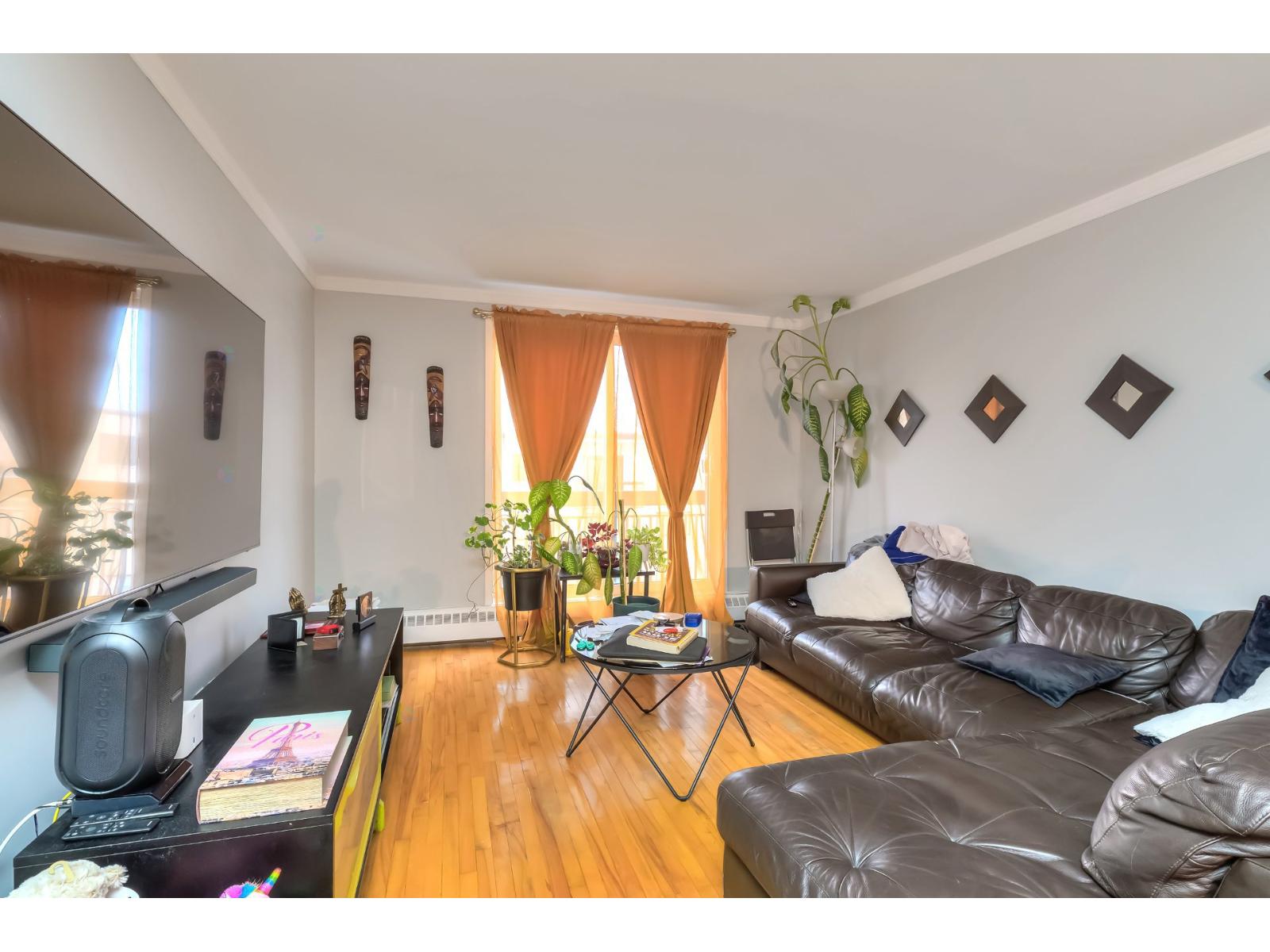 5210 Rue Riviera, #315 Property Photo 4
