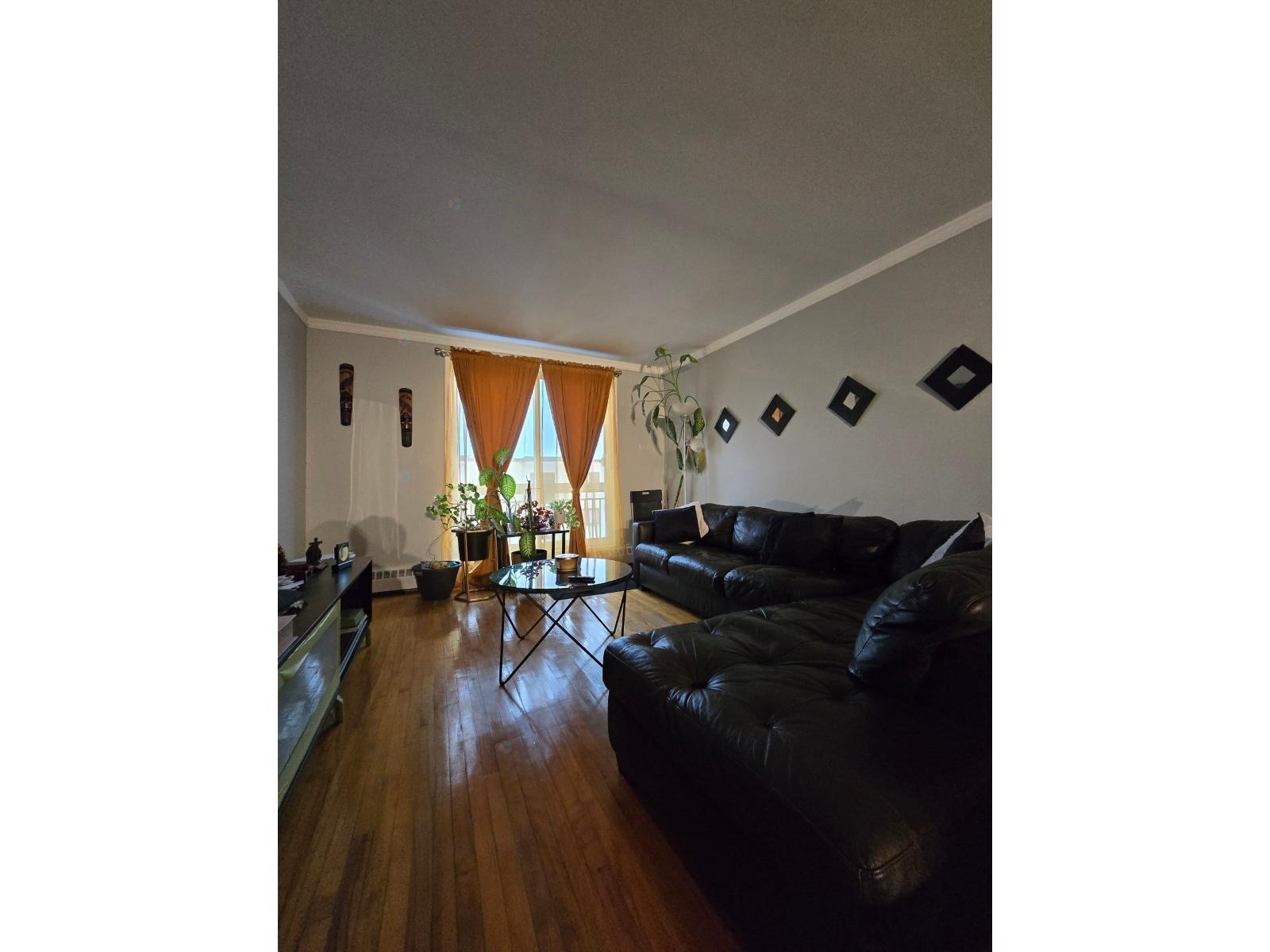 5210 Rue Riviera, #315 Property Photo 5