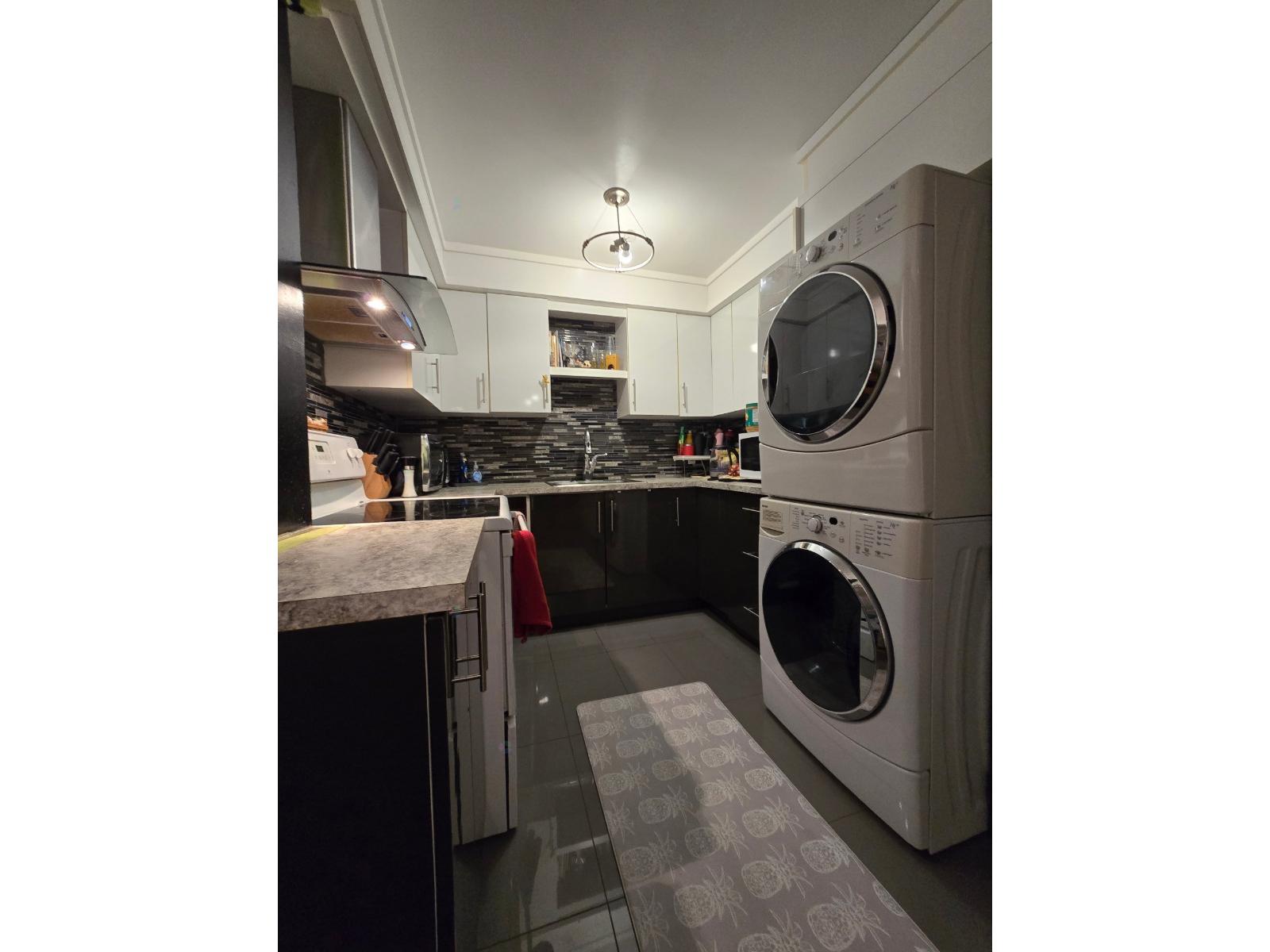 5210 Rue Riviera, #315 Property Photo 7