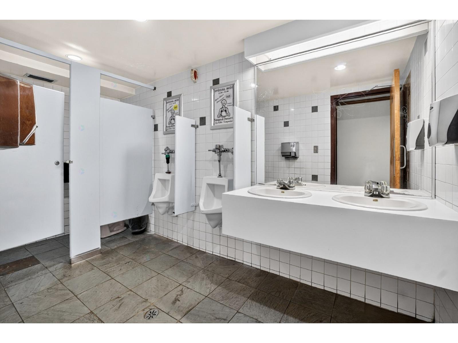 7500-7510 Boul. Newman Property Photo 22