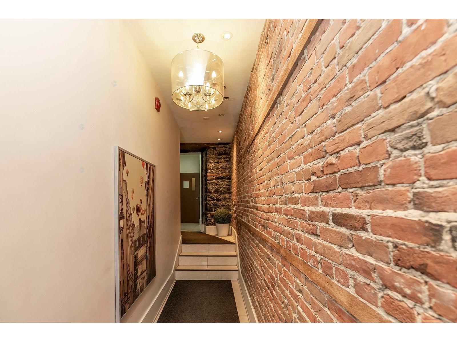1216 Rue St-hubert, #7 Property Photo 2
