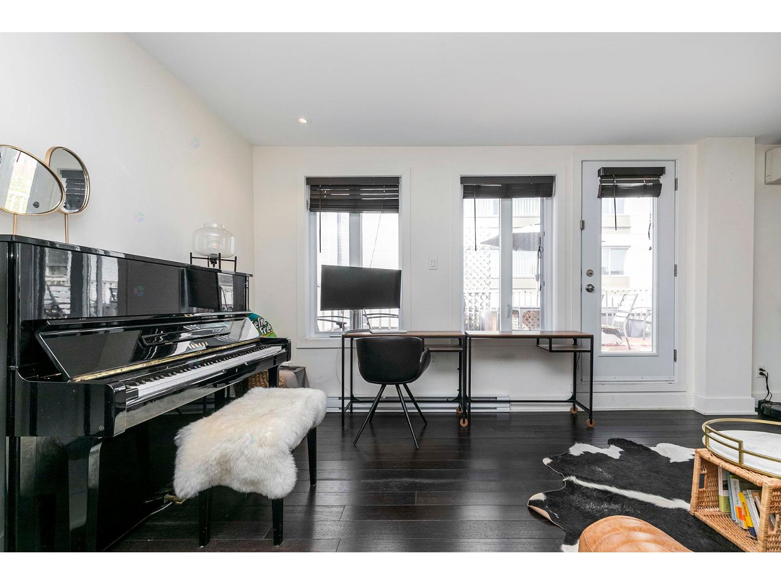 1216 Rue St-hubert, #7 Property Photo 6