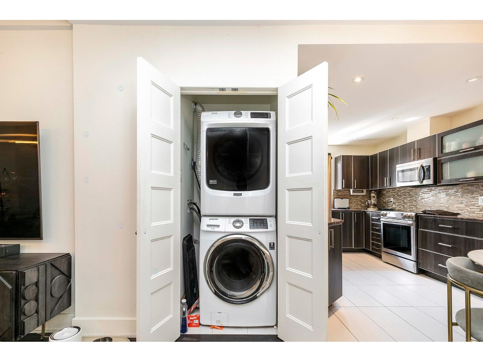 1216 Rue St-hubert, #7 Property Photo 32