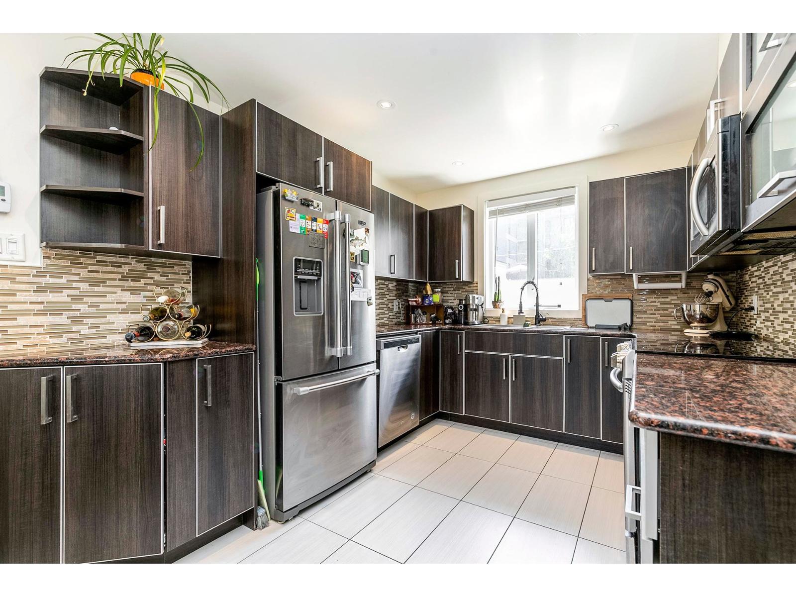 1216 Rue St-hubert, #7 Property Photo 37