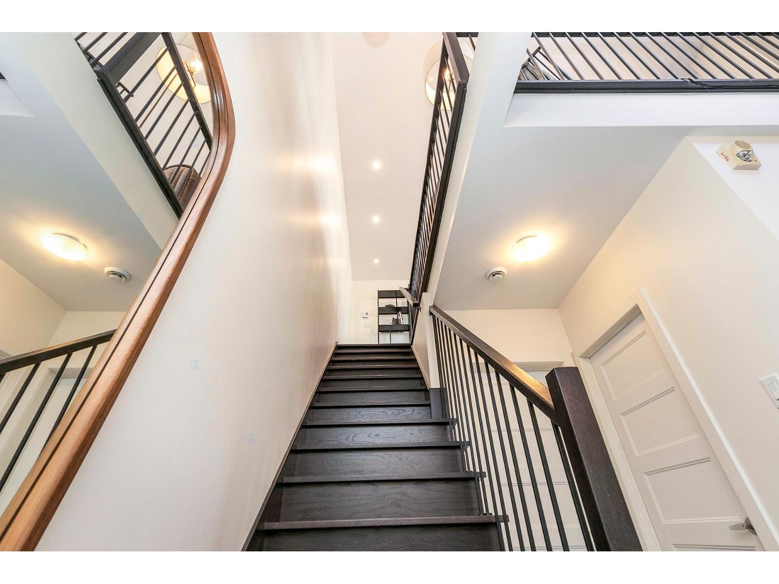 1216 Rue St-hubert, #7 Property Photo 50