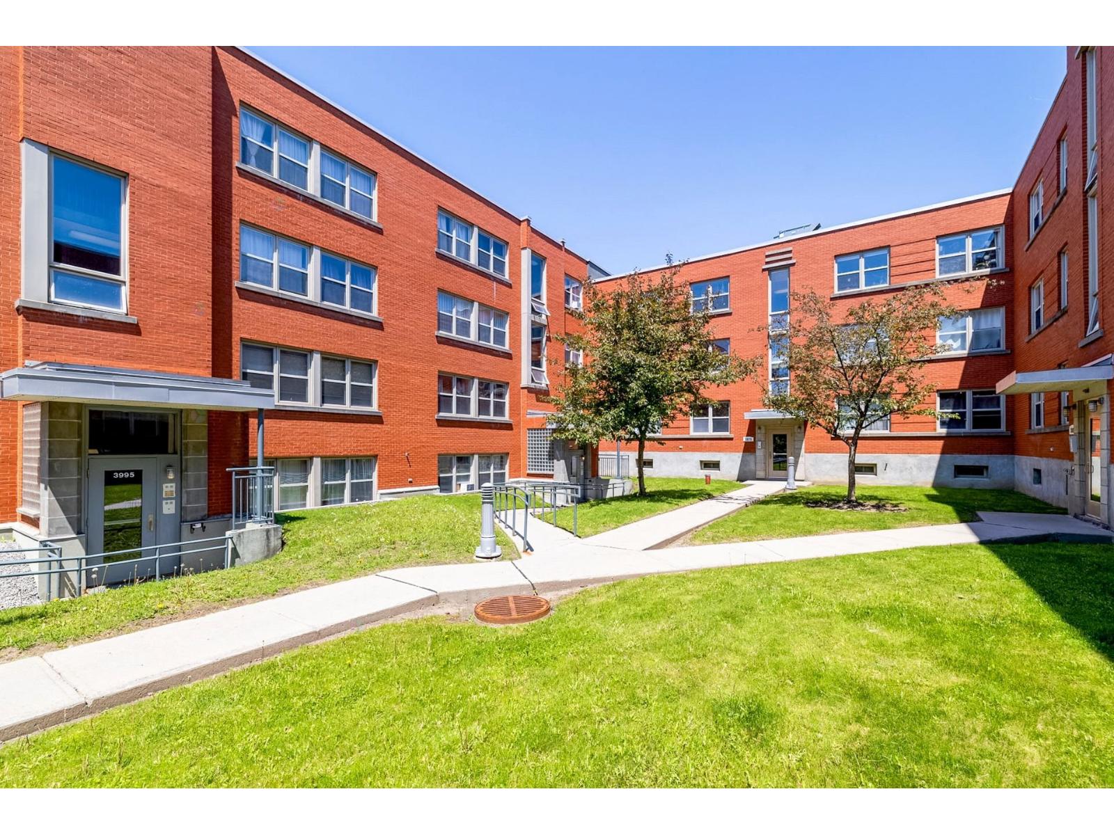 3975 Boul. Cavendish, #1 Property Photo 1