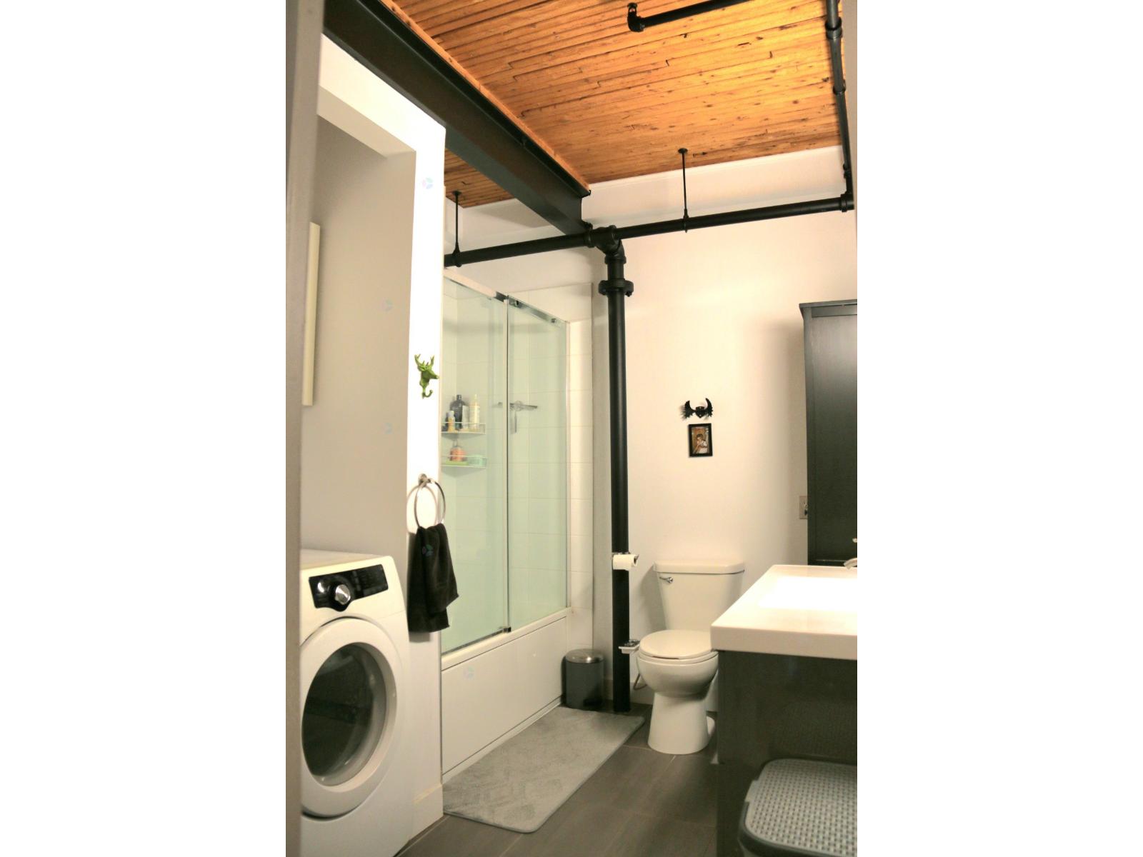 2355 Av. Jeanne-d'arc, #203 Property Photo 8