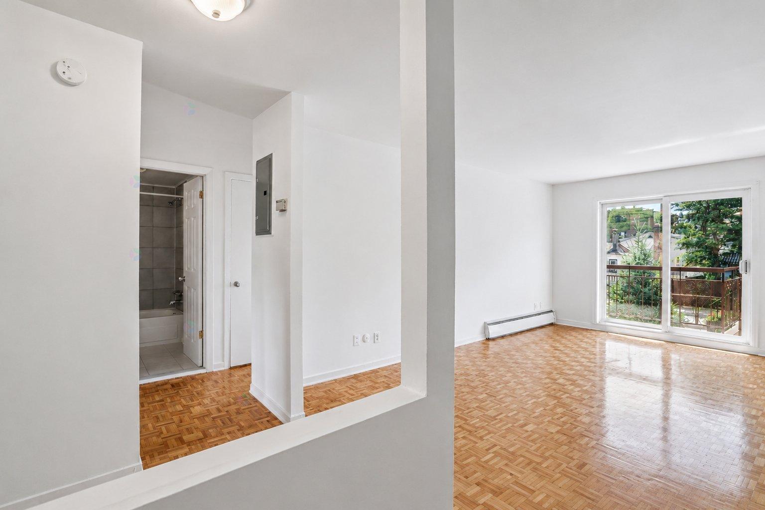 3550 Boul. Perron, #321 Property Photo 1