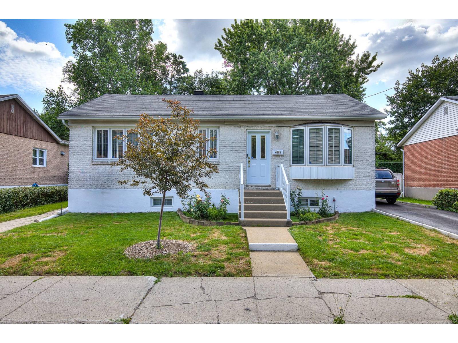 4682 Rue Bélanger Photo de la propriété 1