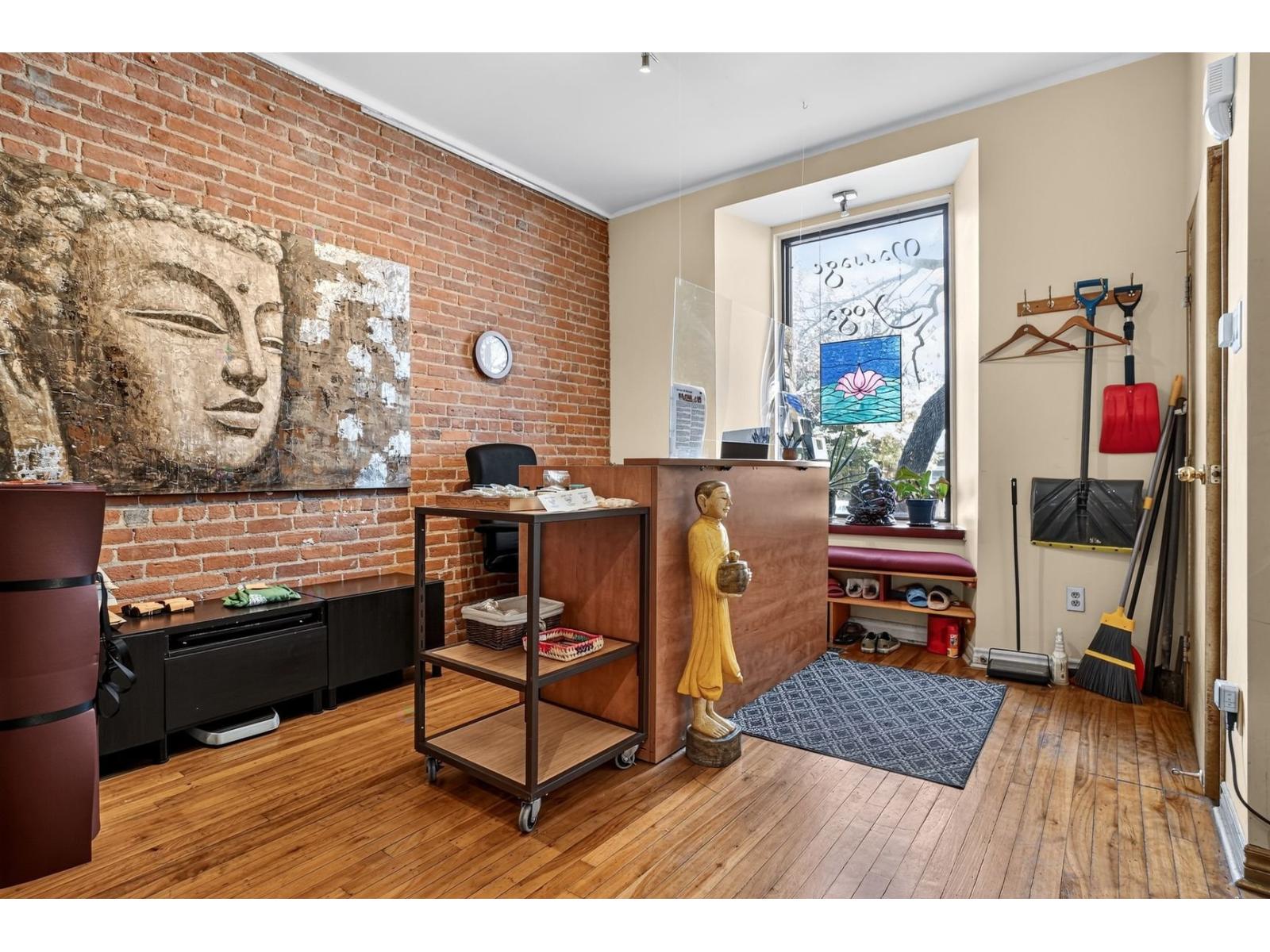 5244 Rue St-urbain Property Photo 2