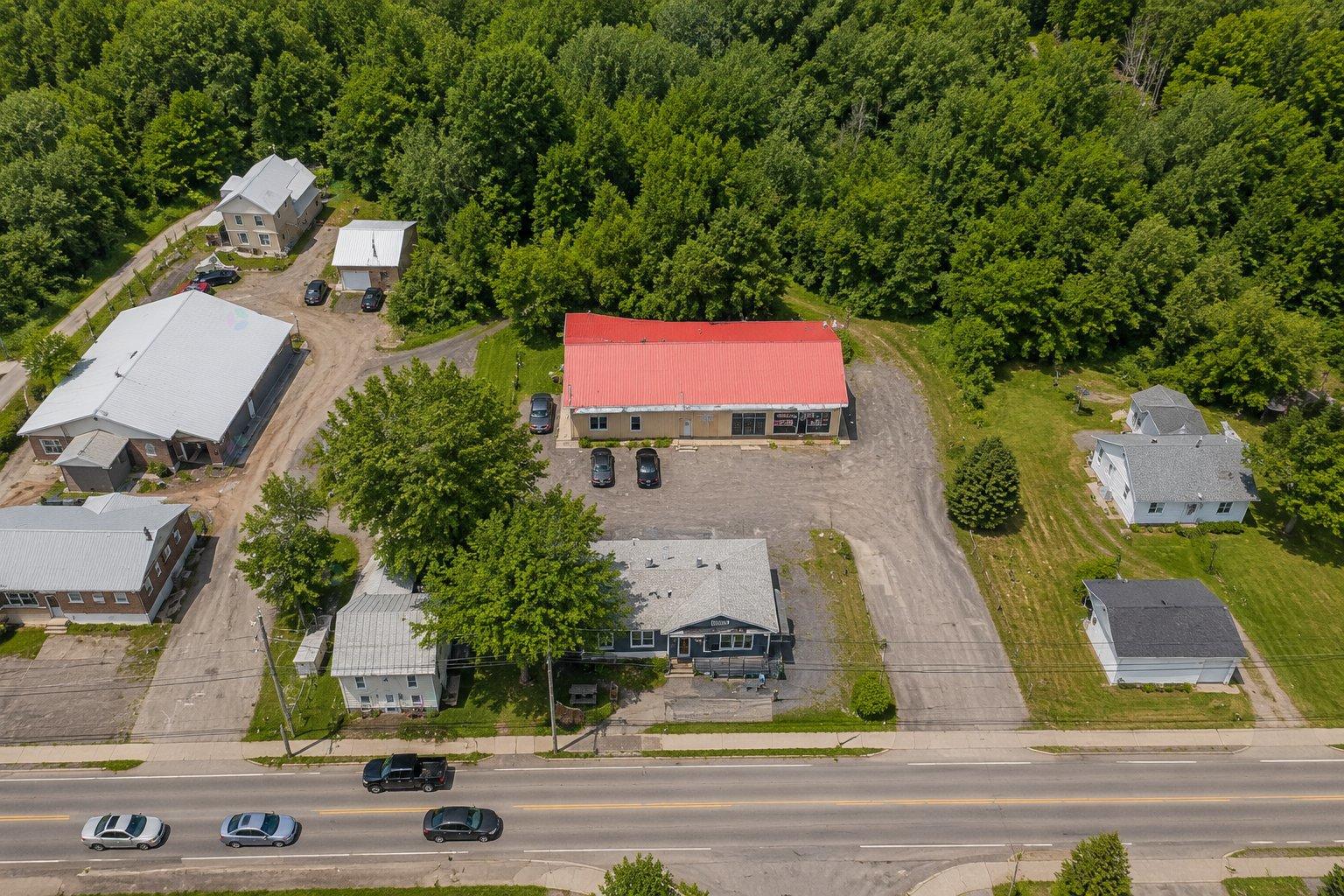 5206-5212 Rue Principale