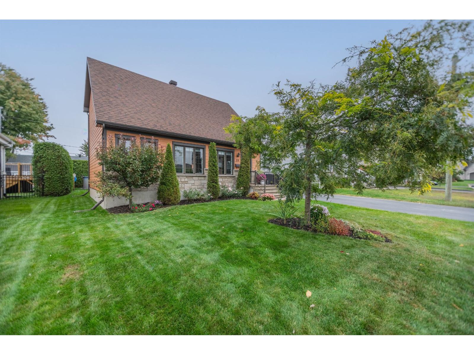 33 Rue Jutras Property Photo 2