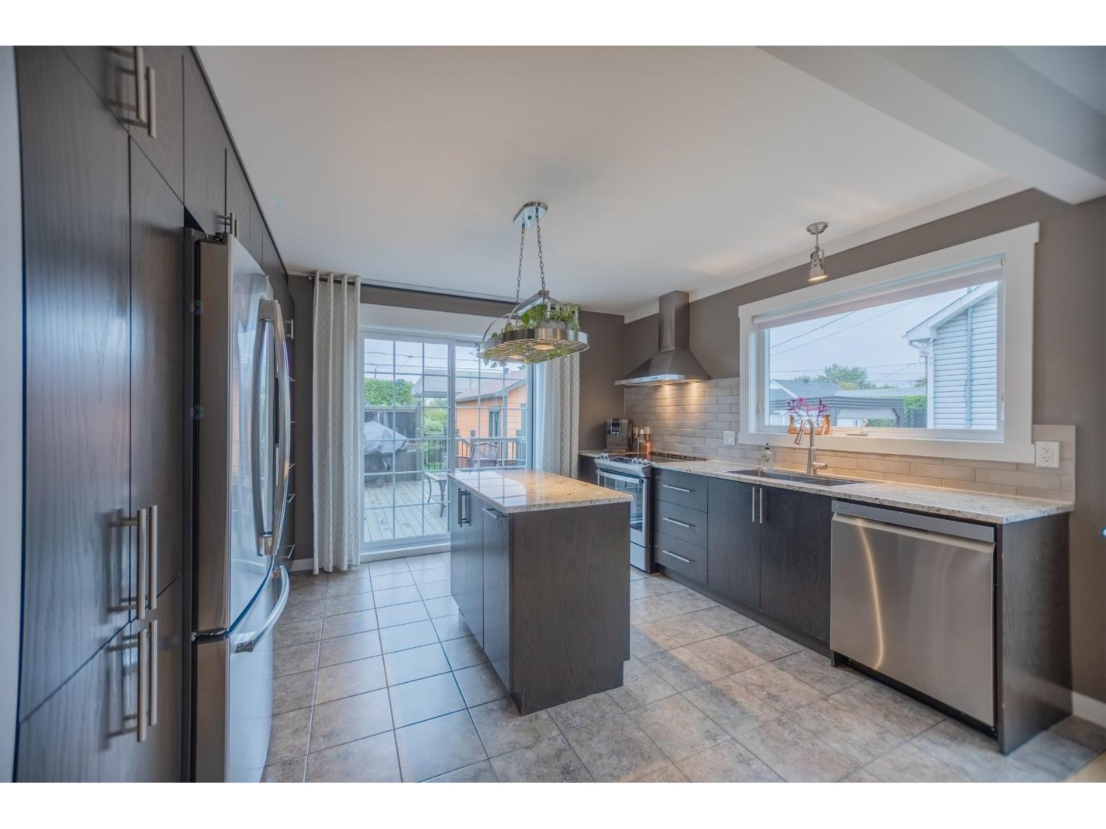 33 Rue Jutras Property Photo 5