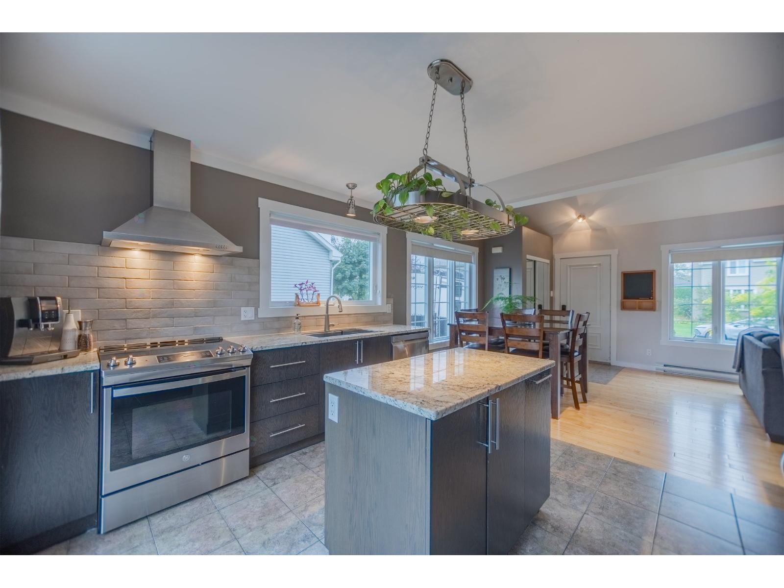 33 Rue Jutras Property Photo 6