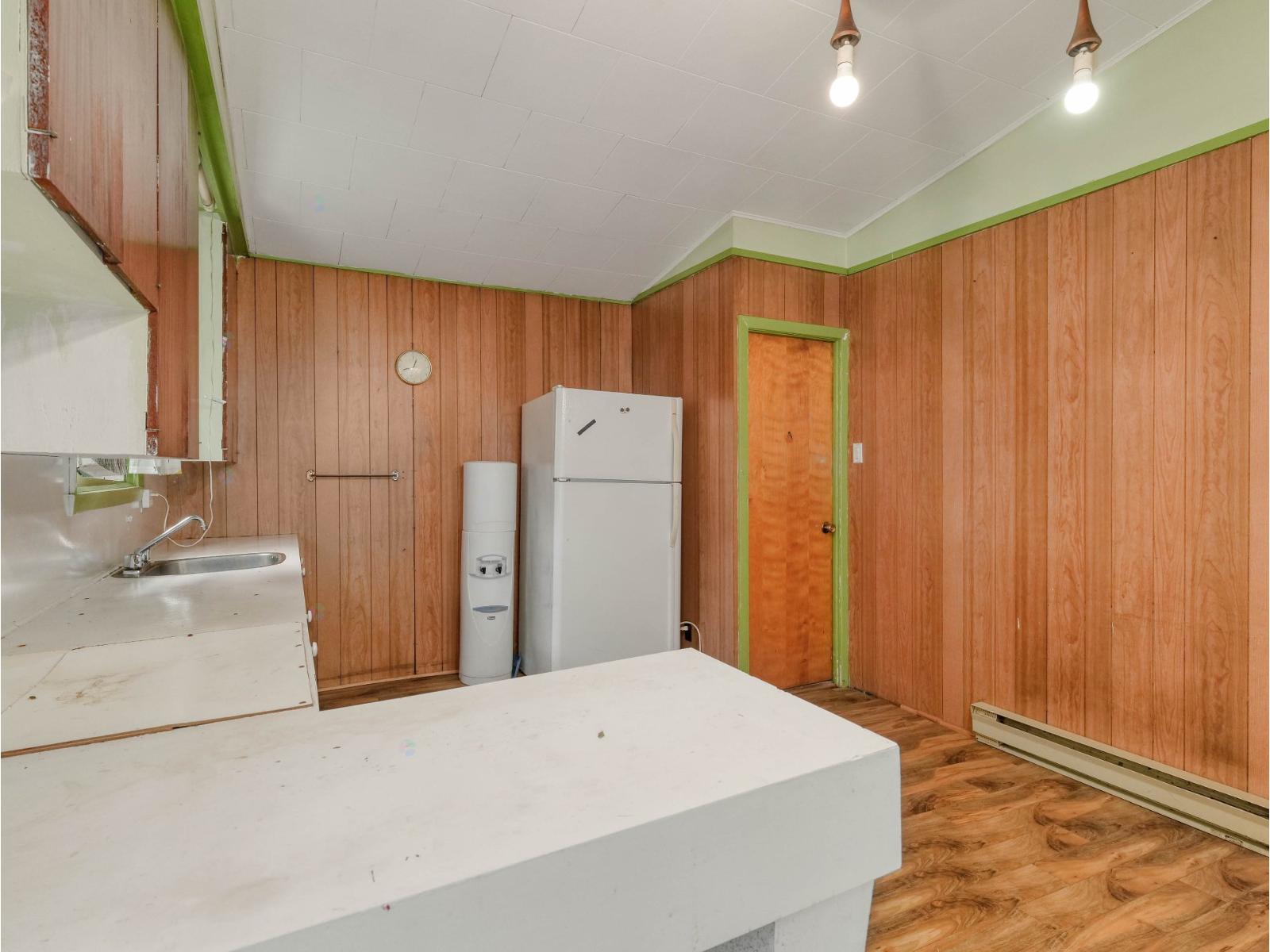 841 Av. Des Sapins Property Photo 4