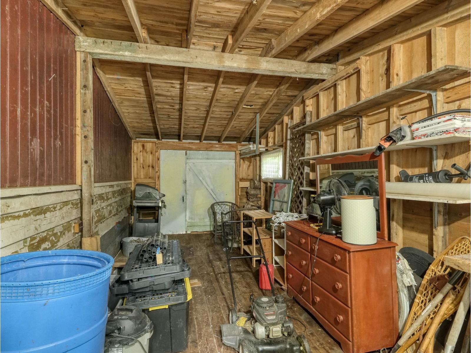 841 Av. Des Sapins Property Photo 26