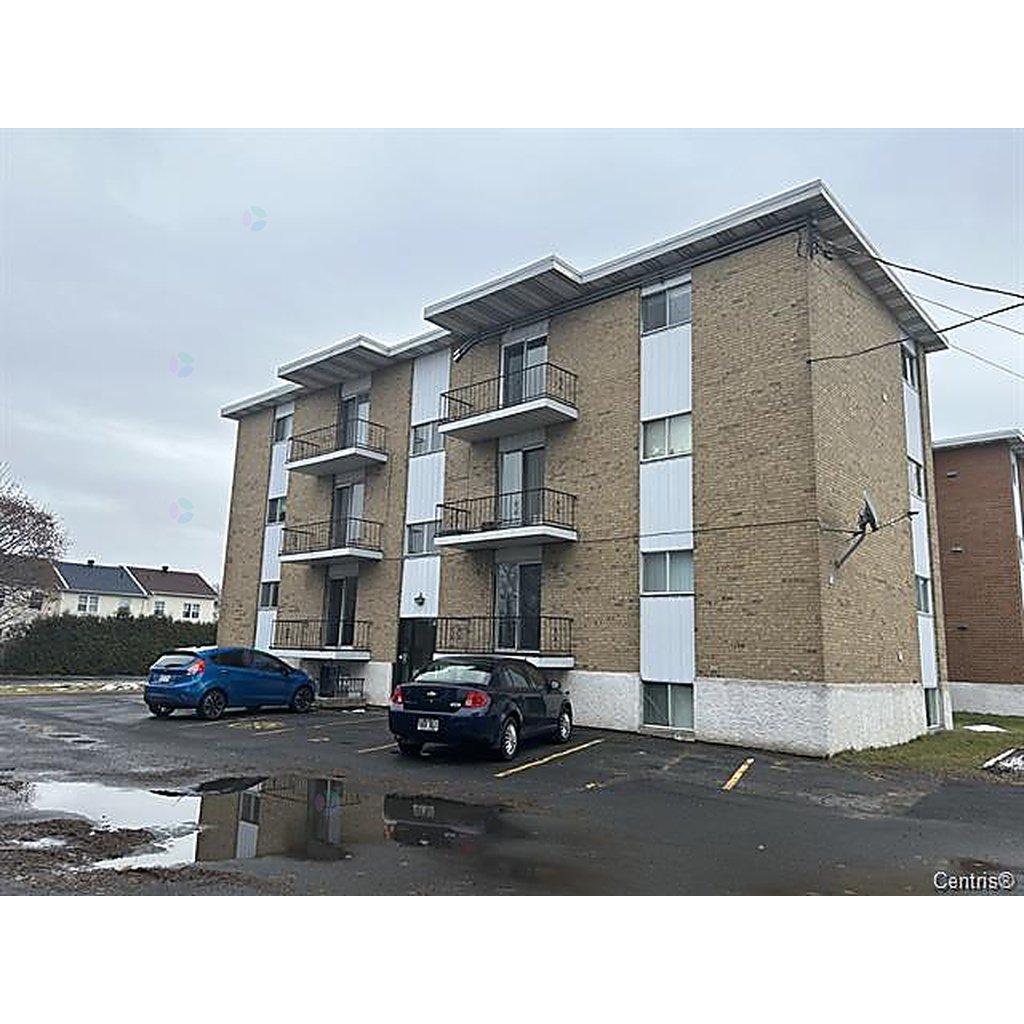 27 Rue Guévremont, #2 Property Photo 1