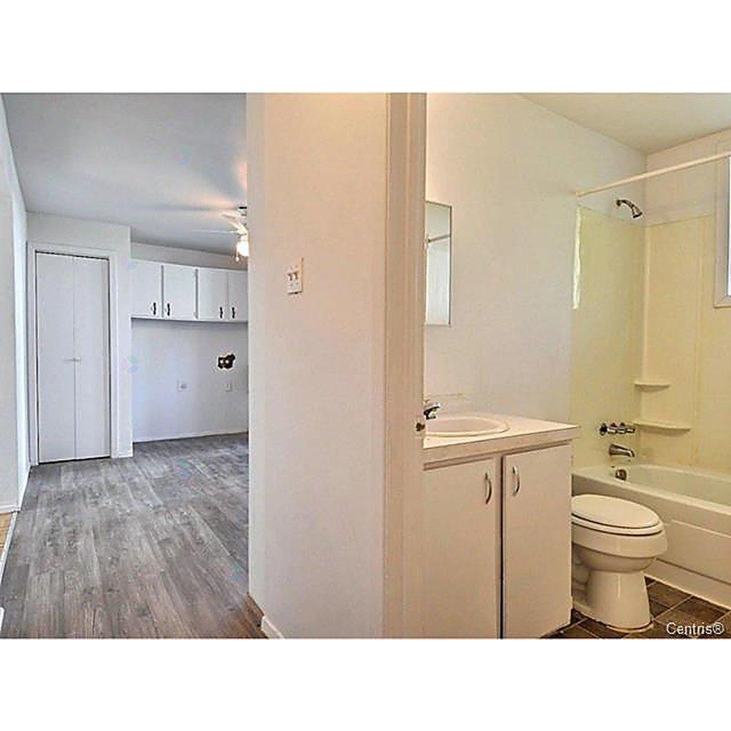 27 Rue Guévremont, #2 Property Photo 7