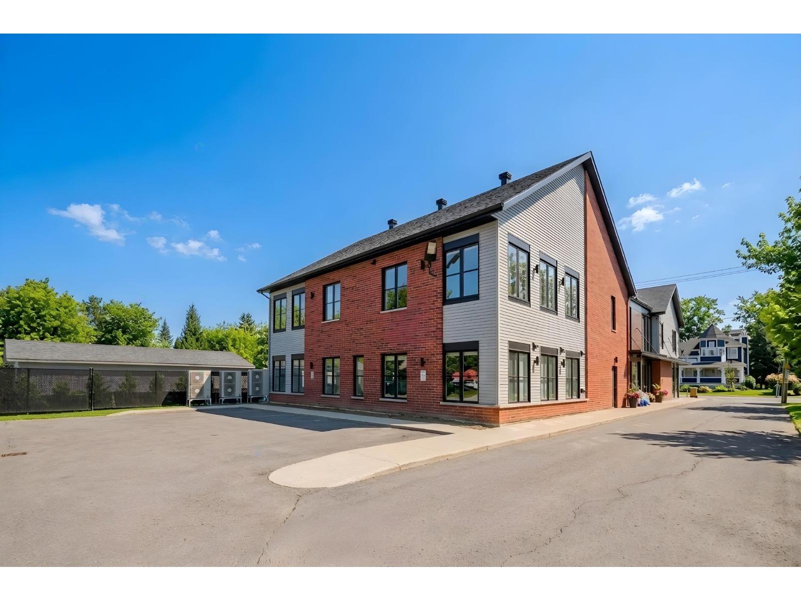 3035 Route Édouard-vii, #101-201 Property Photo 1
