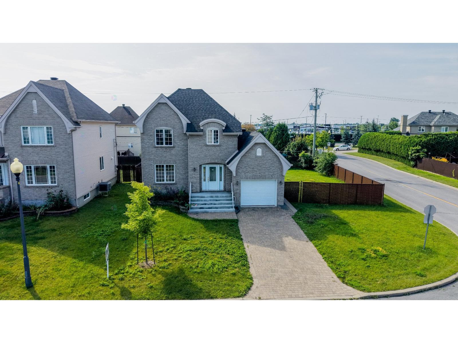88 Rue du Beau-Rivage Property Photo 1