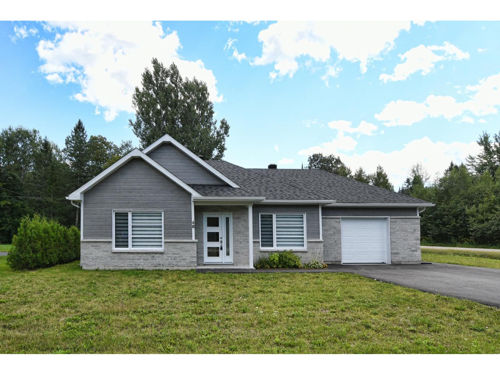 48 Av. Léger Photo de la propriété 1