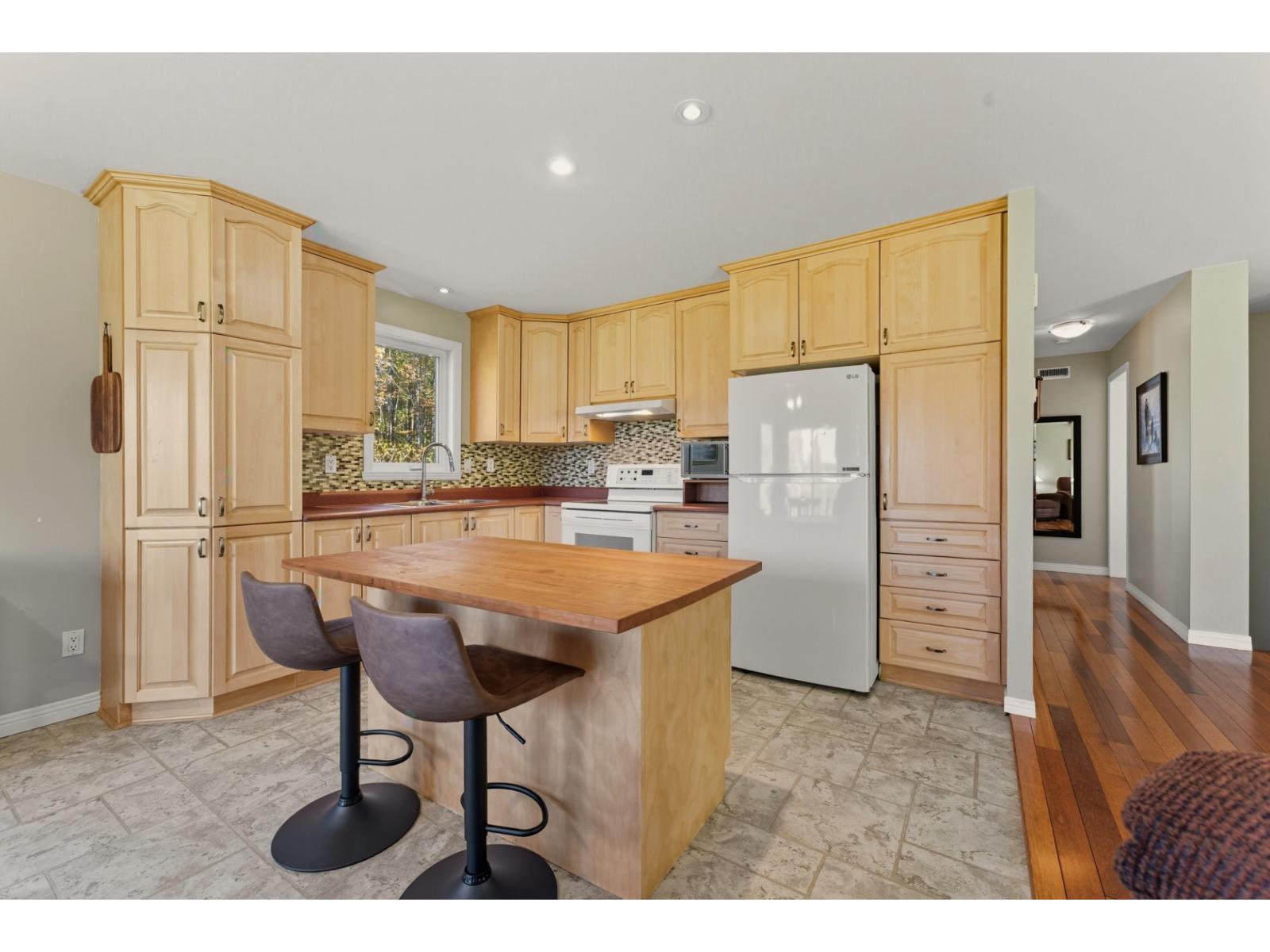 8z Rue Western Property Photo 43