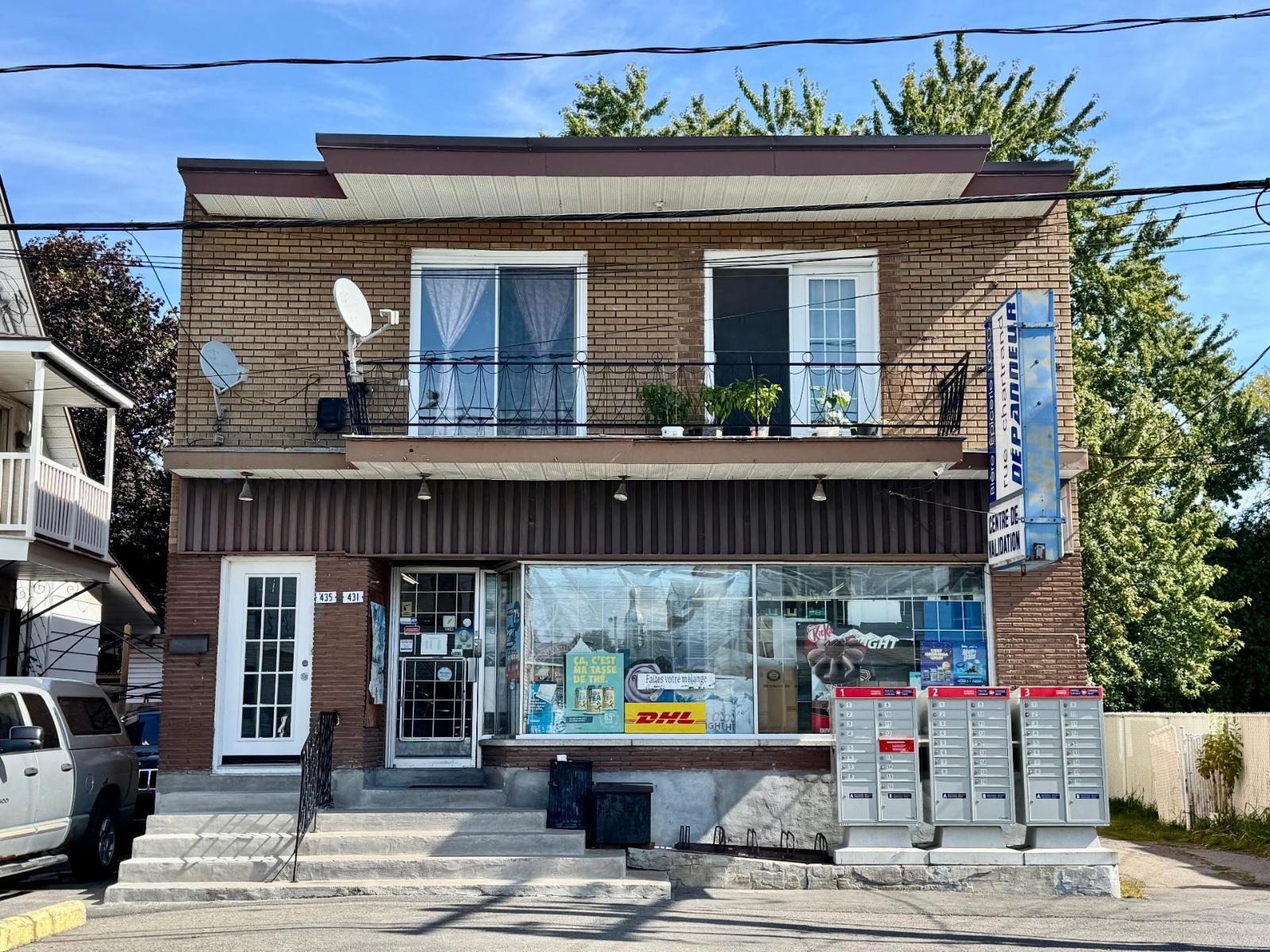 431-435 Rue Chartrand Property Photo 1