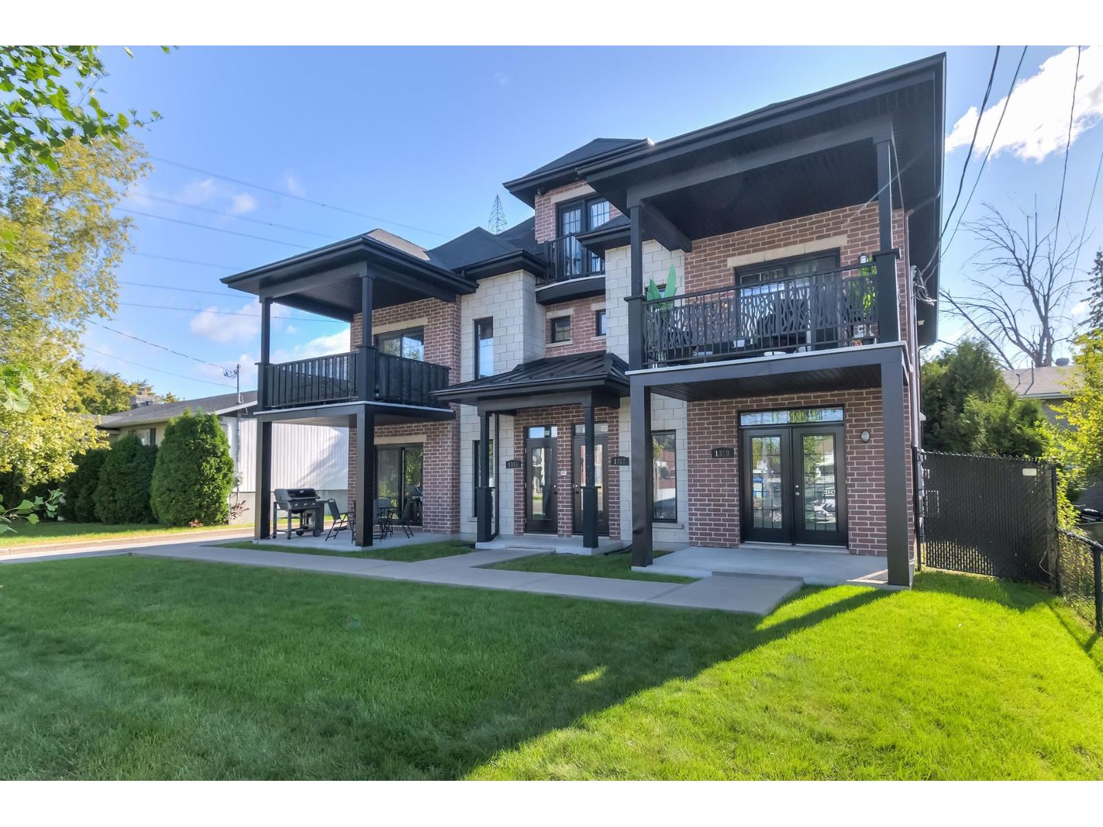 1389 Rue Centrale Photo de la propriété 1
