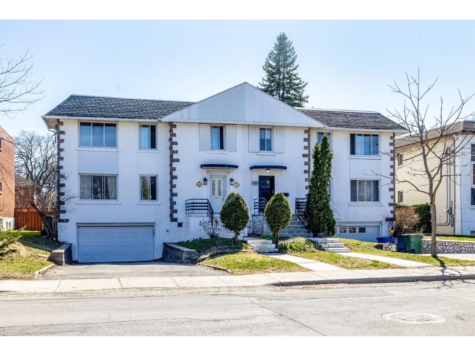 2090-2092 Ch. Norway Property Photo 1