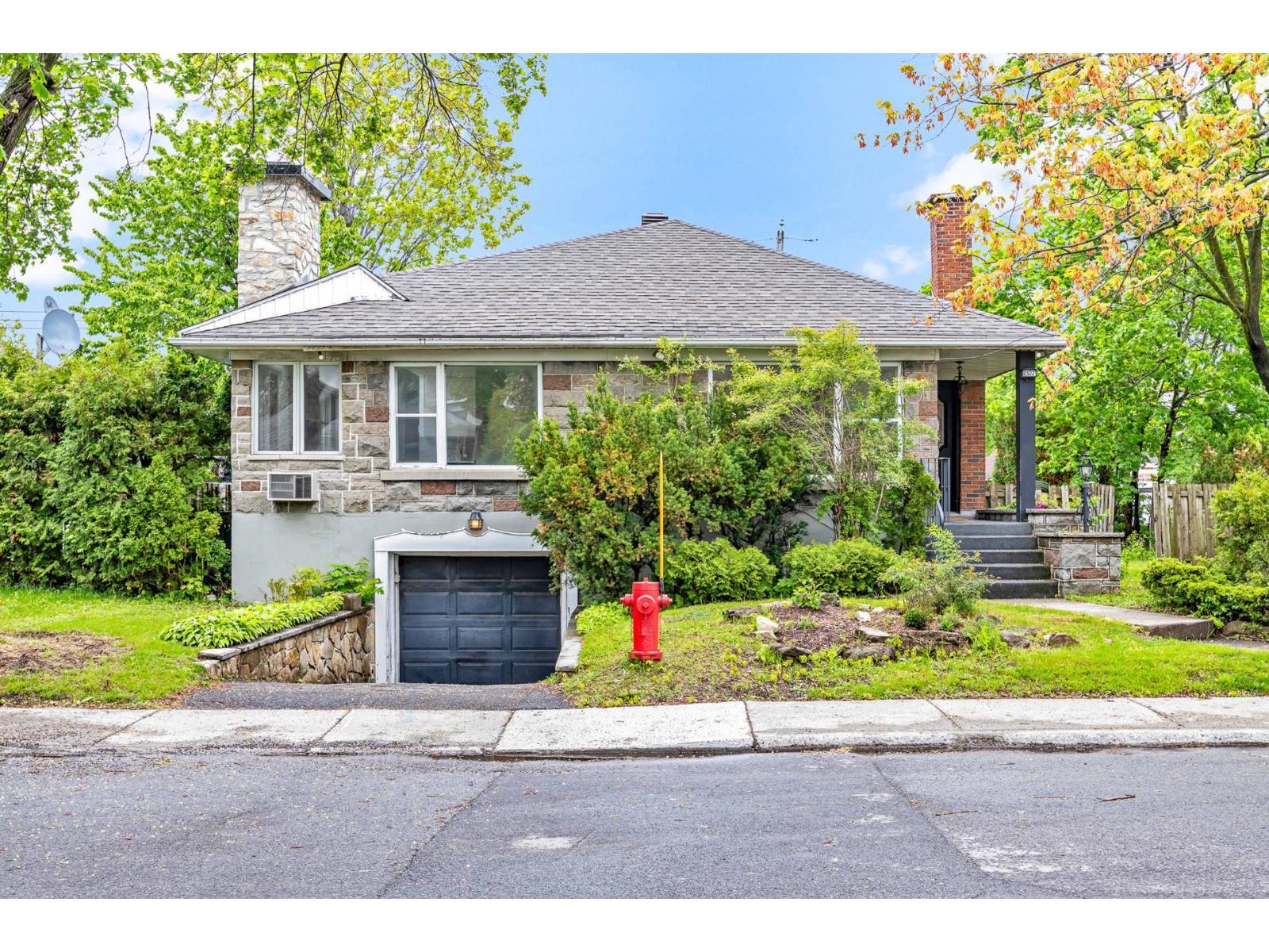 8507 Rue Mayrand Photo de la propriété 1