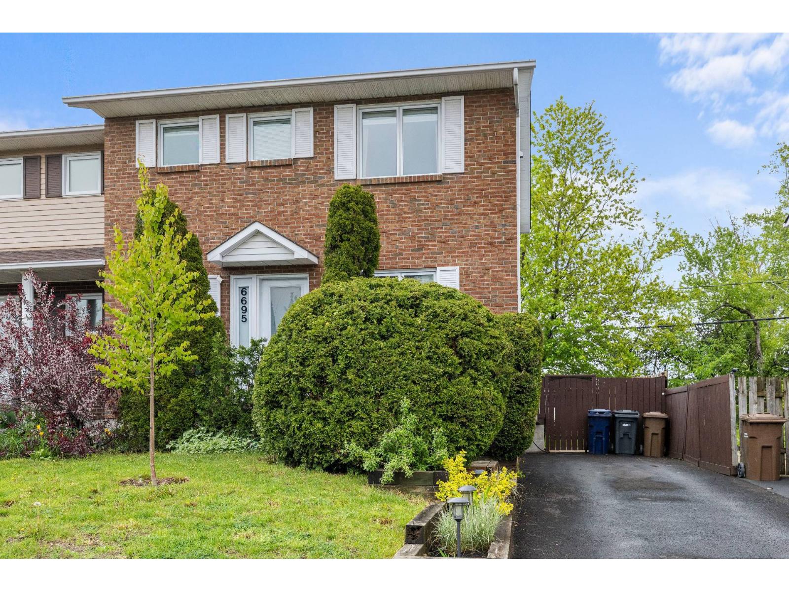 6695 Rue Galarneau Property Photo 1